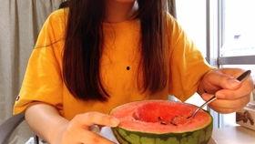 留学吃瓜王座,揭秘“吃瓜王座”背后的留学生活点滴
