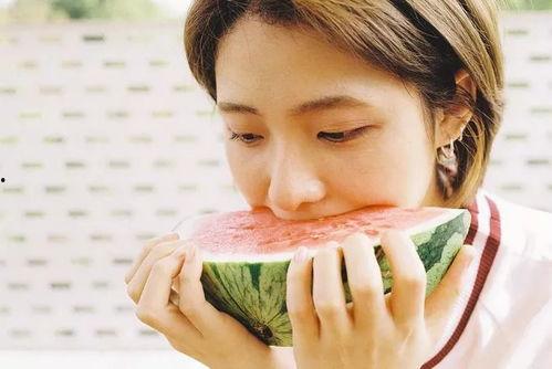 娱乐吃瓜酱相思病,揭秘“相思病”背后的甜蜜与苦涩